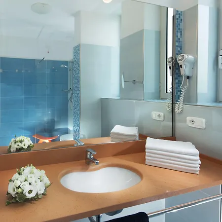 Parigi מלון ביביונה