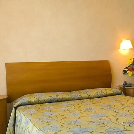 Ξενοδοχείο Parigi Μπιμπιόνε